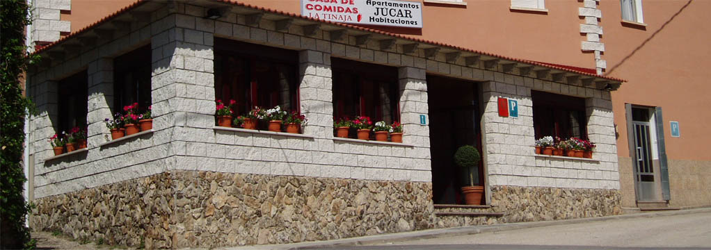 fachada apartamentos rurales Júcar en Tragacete
